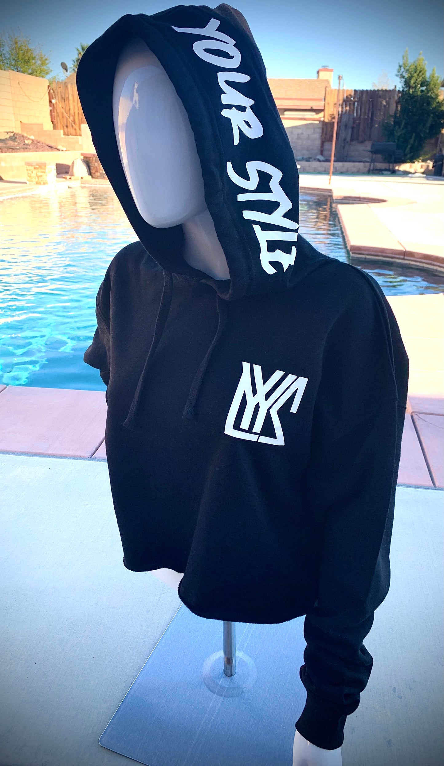Woman’s Cropped Hoodie