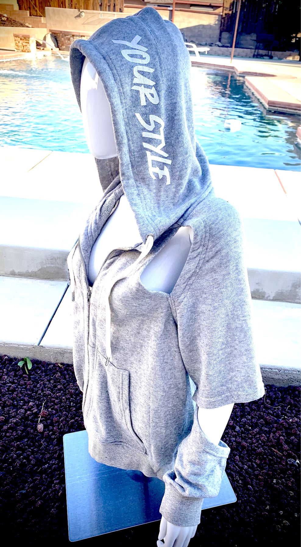 Women’s cut out zip-up hoodie - Heather Grey